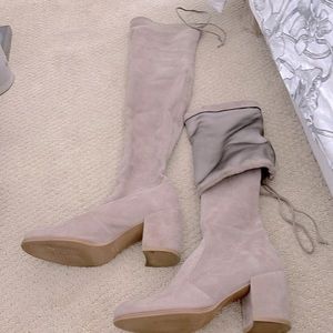 Stuart Weitzman Knee High Boots
Grey Tan Taupe Suede Size 7